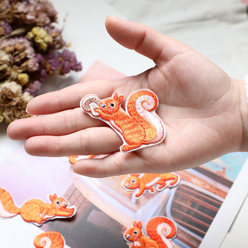 AHYONNIEX 1 Thêu Dễ Thương Sóc - đánh giá và giá Streetwear Brand Stickers
