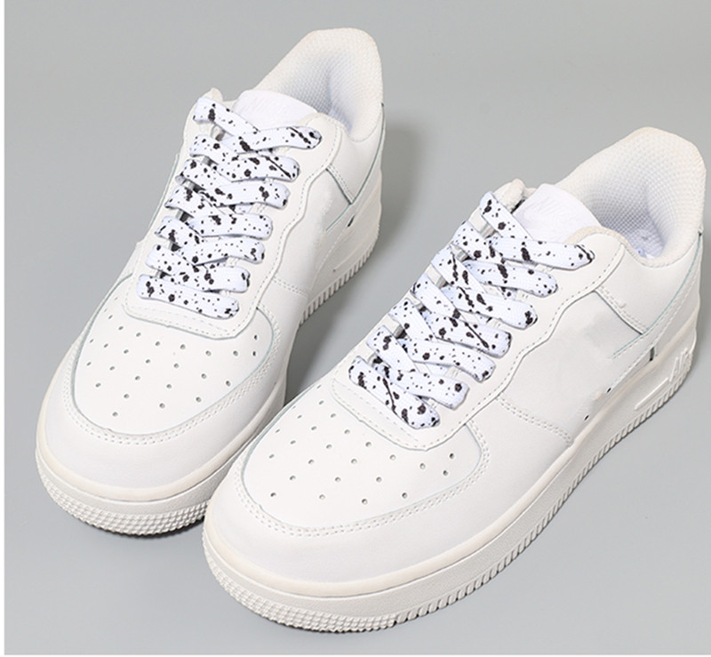 Thời Trang Nghệ Thuật Bắn Mực  - đánh giá và giá Travis Scott Lace